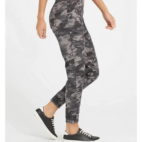 Spanx Stretch Mid Rise Twill Joggers Black Wash Camo Size Extra Small - Picture 4 of 10